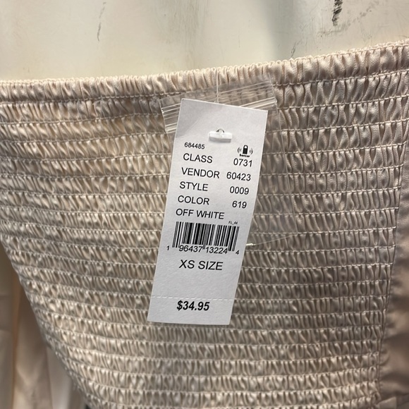 NWT PacSun off white satin cropped billowing sleeve top off shoulder size xs - Picture 3 of 5